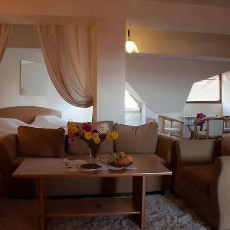 Hotel Alex 3*